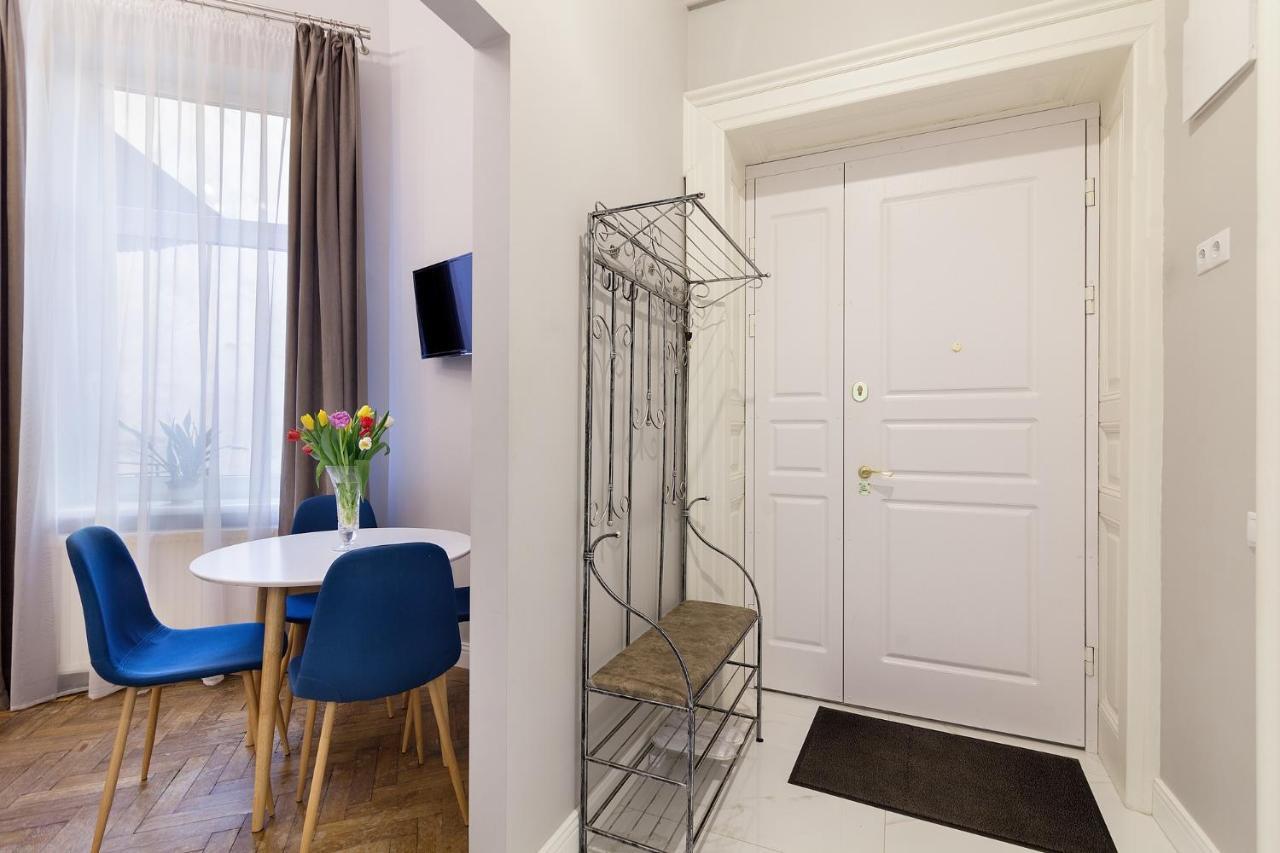 Chopin Apartment In The Center Of Lviv Extérieur photo
