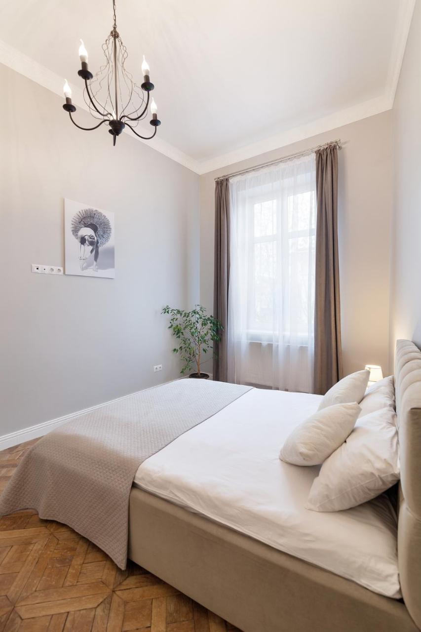 Chopin Apartment In The Center Of Lviv Extérieur photo
