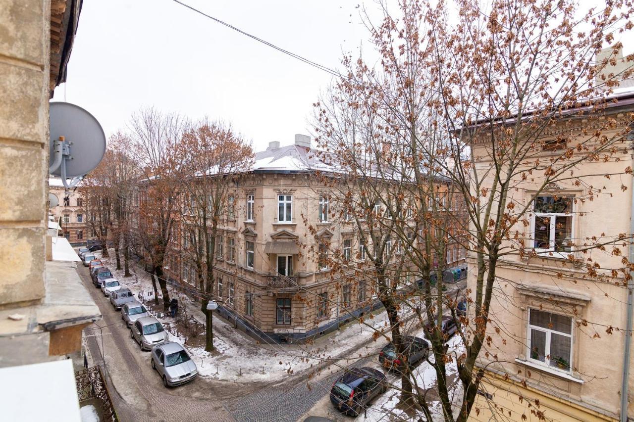 Chopin Apartment In The Center Of Lviv Extérieur photo